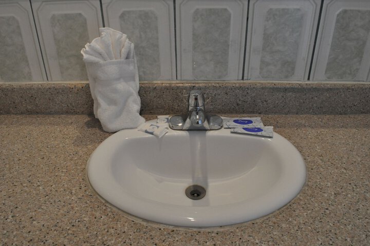 Bathroom sink