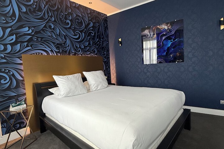 Room 45 of 62