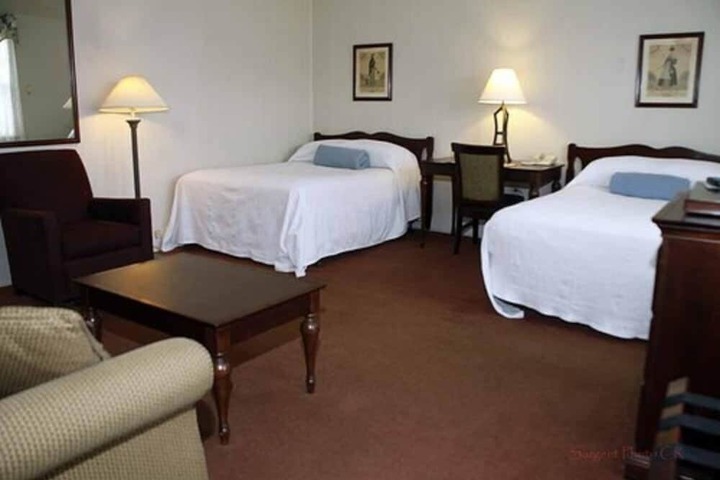 Connecting 1 Queen and 1 Double Bed (4 of 4)