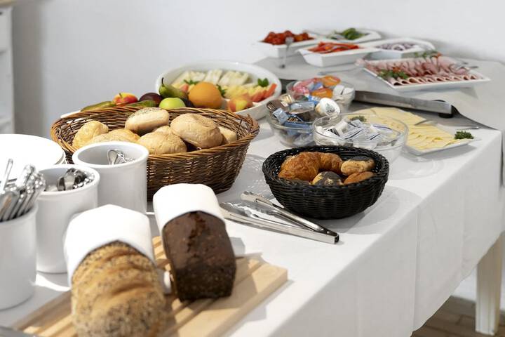 Breakfast/Coffee Service 46 of 62