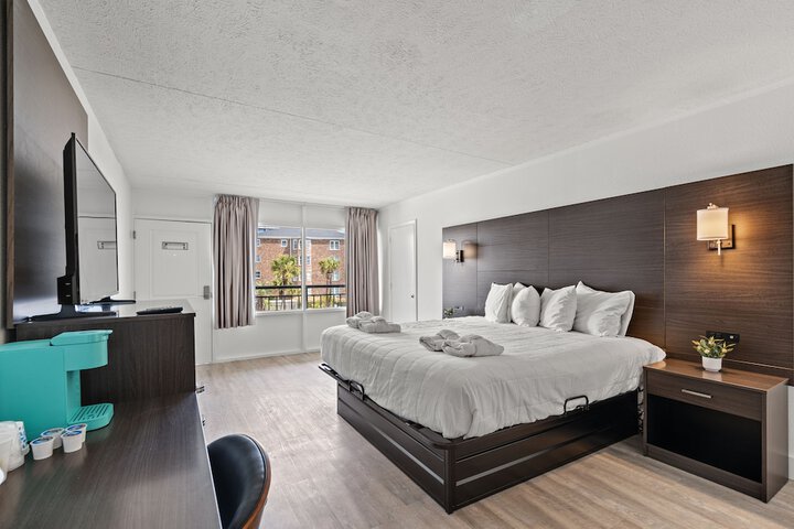 Room 5 of 20