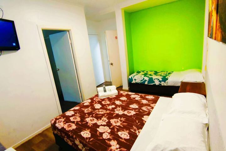 Room 21 of 73