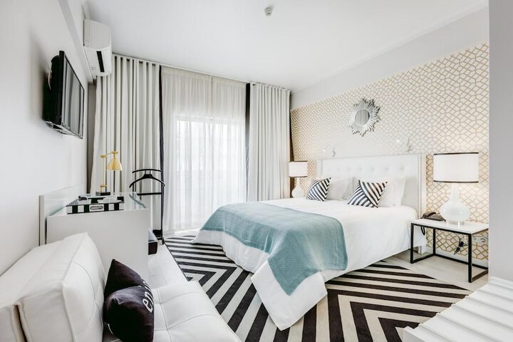Room 25 of 64