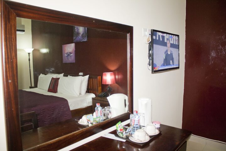 Room 10 of 44