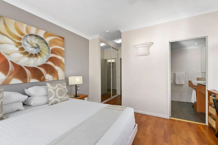 Room 3 of 18