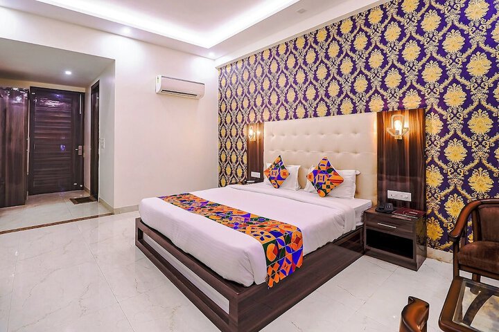Room 3 of 12
