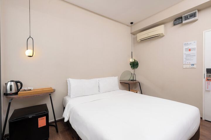 Room 33 of 95
