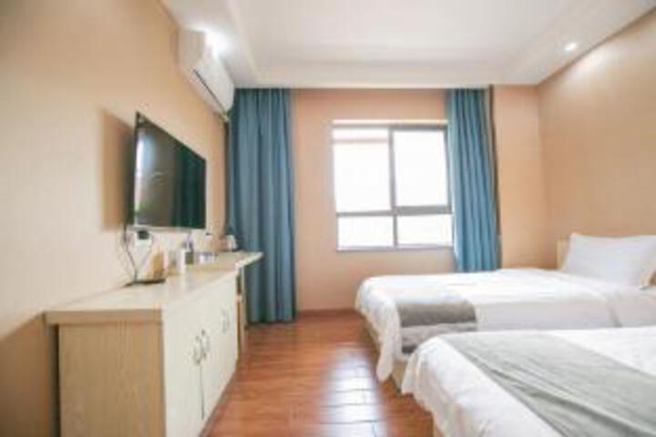Room 3 of 5
