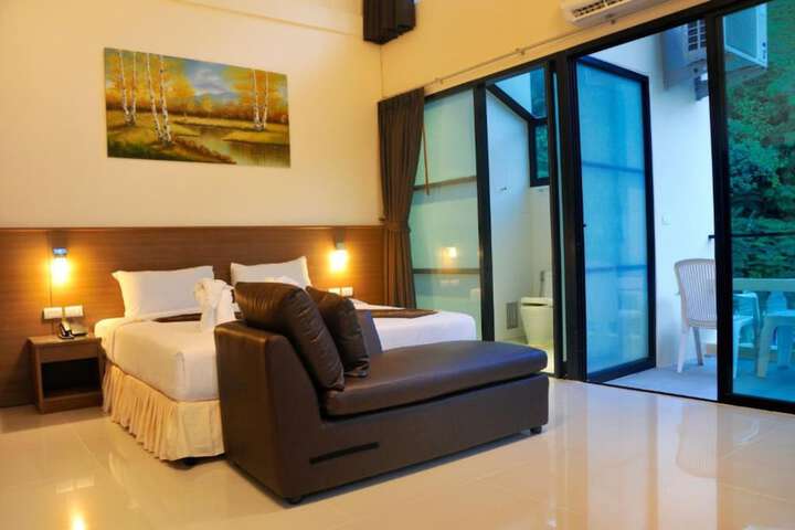 Room 4 of 50