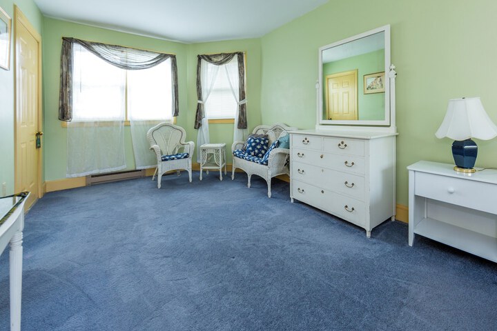Room 15 of 37