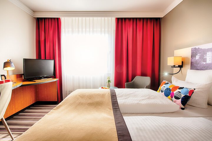 Room 13 of 73