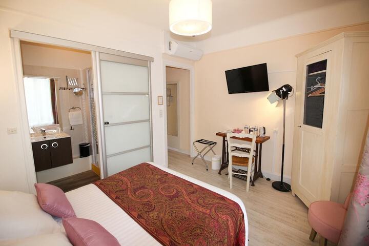 Room 34 of 164
