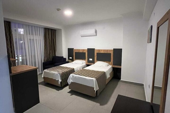 Room 12 of 70
