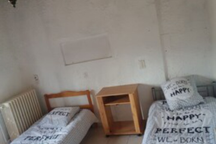 Room 10 of 12