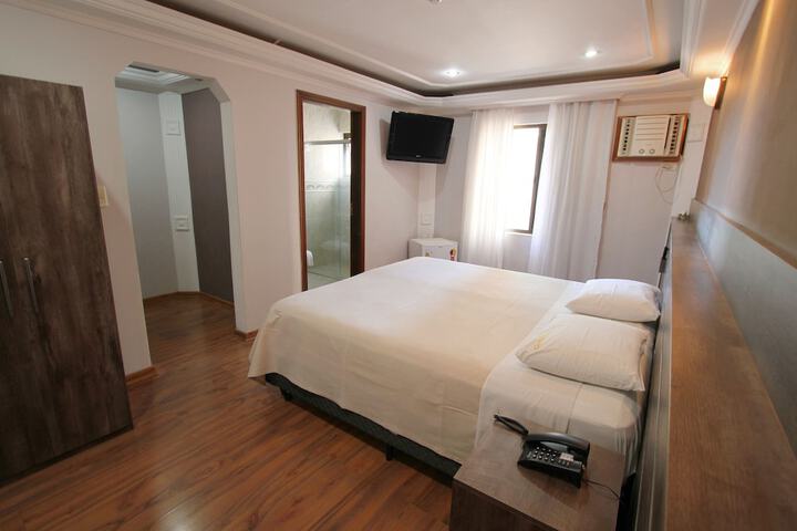 Room 11 of 35