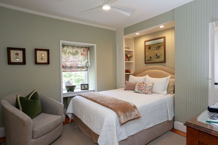 Room 2 of 76