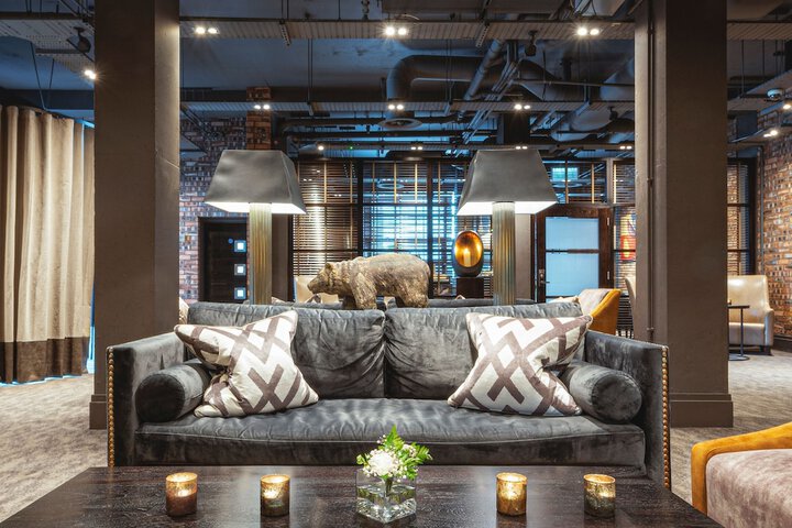 Guest Lobby
