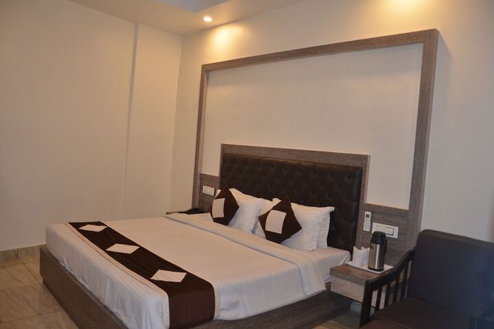 Room 2 of 23