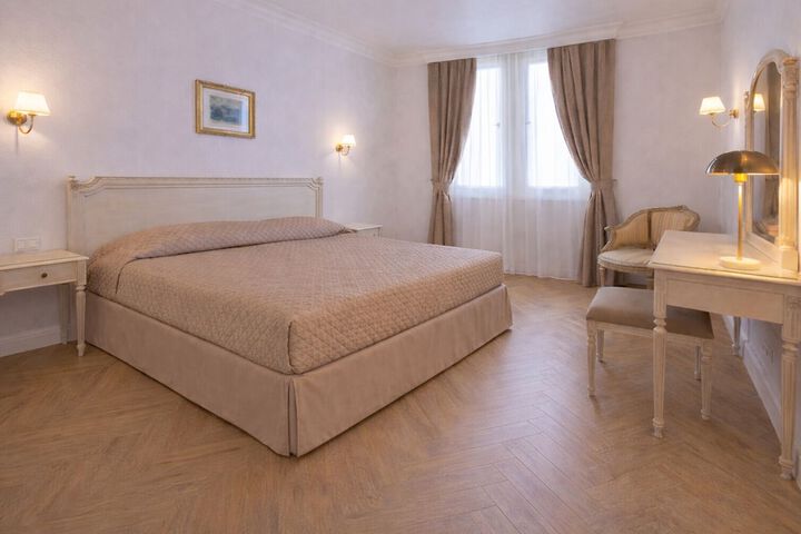 Room 4 of 31