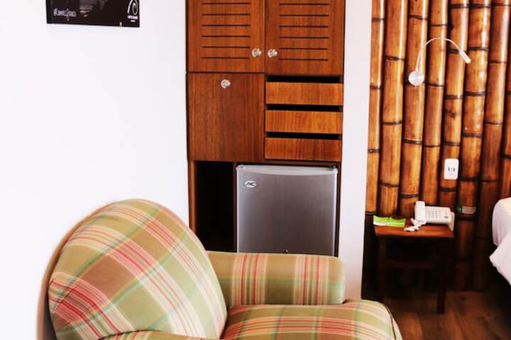 Room 33 of 170