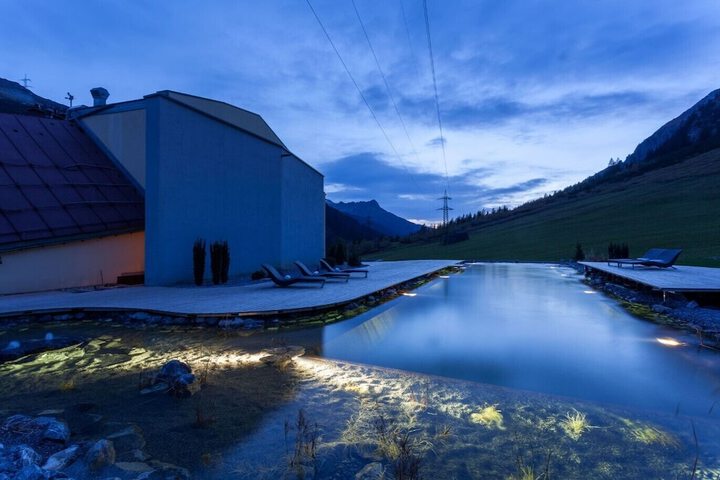 Pool Hotel
