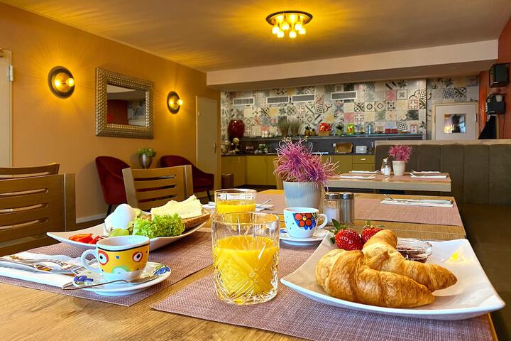 Breakfast buffet