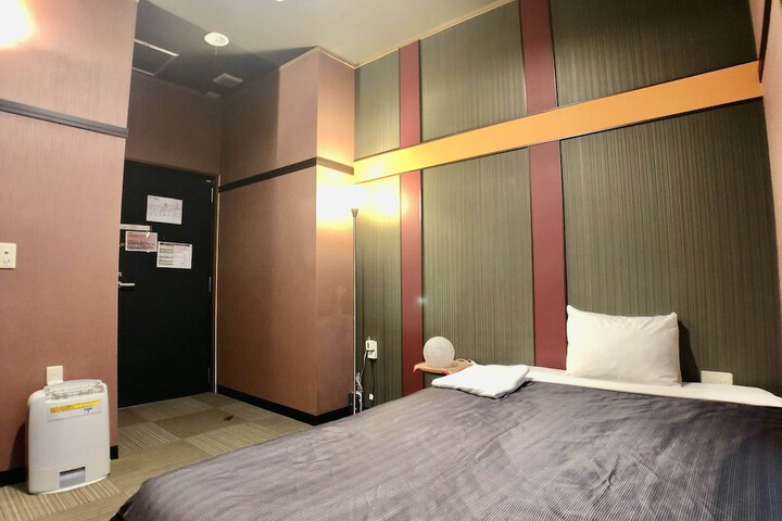 Room 18 of 79
