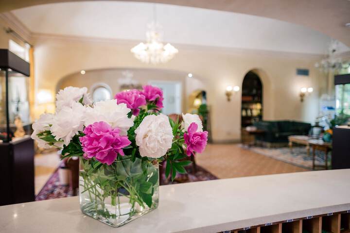 Entrance & Lobby