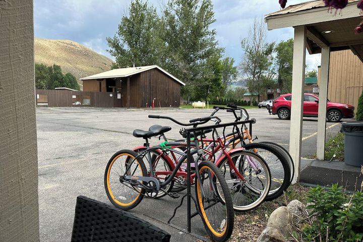 Property Grounds 52 of 65