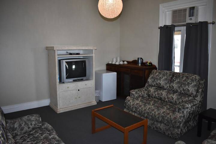 Room 9 of 31