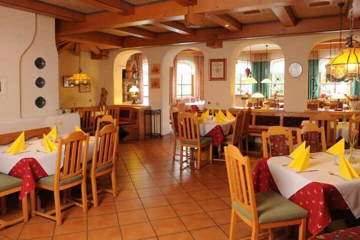 Dining 50 of 73