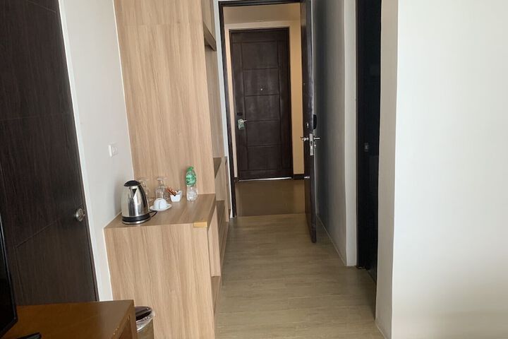 Room 12 of 85