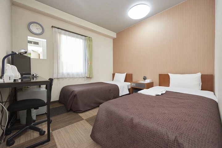 Room 7 of 27