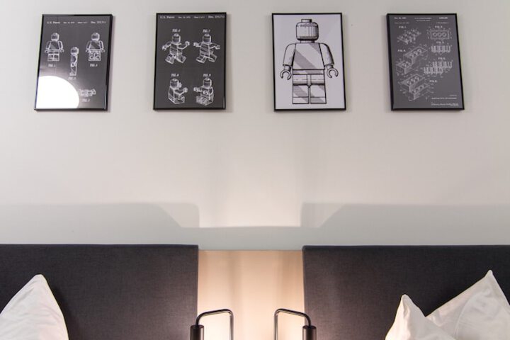 Room 11 of 36