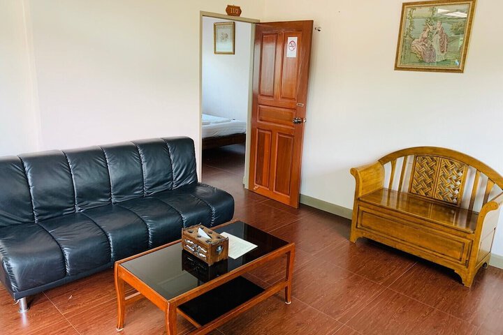 Room 18 of 152