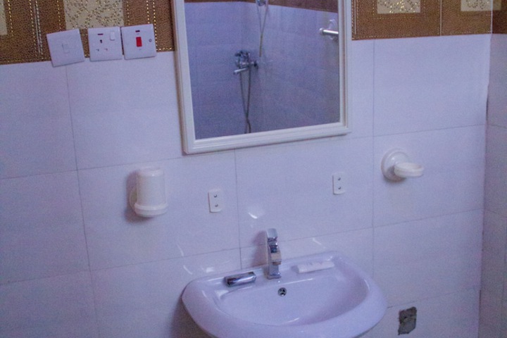Room 12 of 34