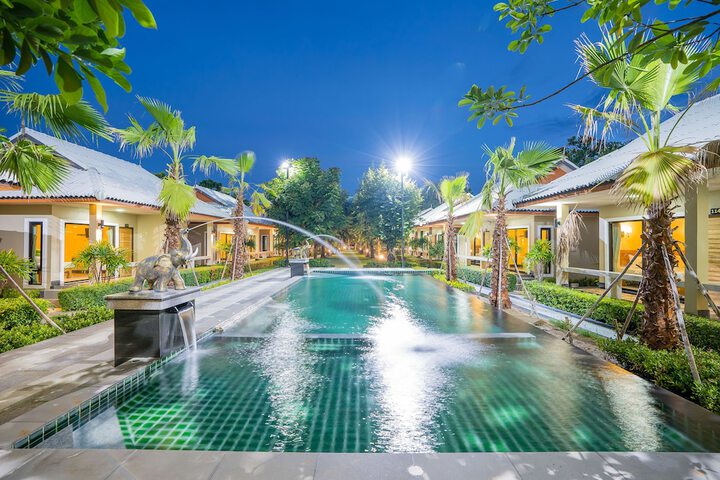 Pool 43 of 60