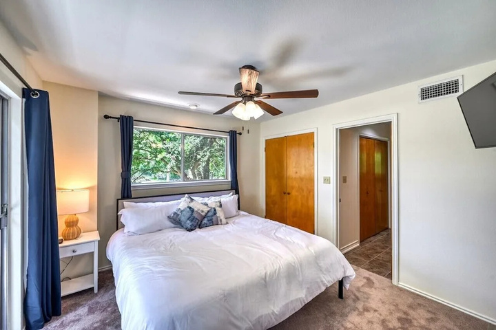 Room 3 of 16