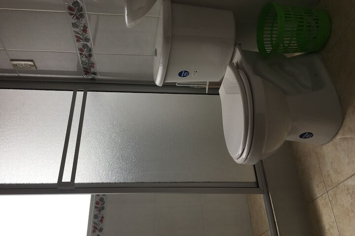 Room 3 of 37