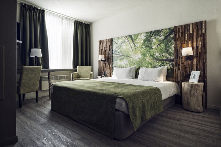 Room 3 of 37
