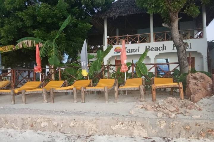 Zanzi Beach Hotel