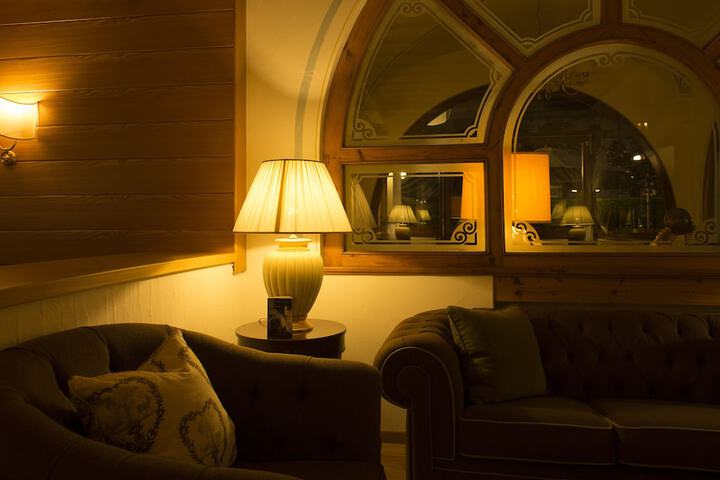 Entrance & Lobby