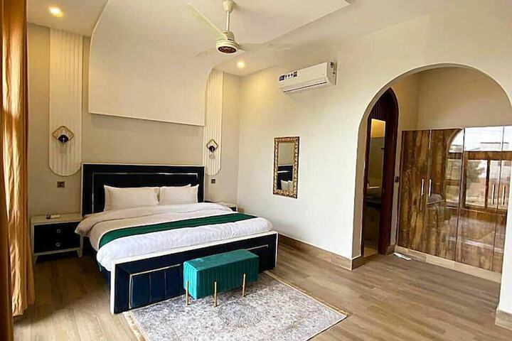 Room 14 of 27