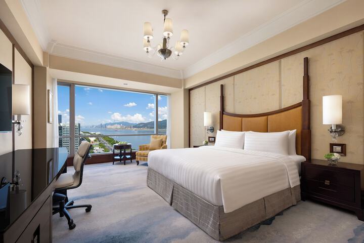 Room 22 of 68