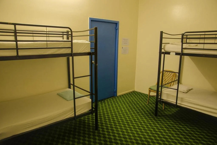 Room 6 of 11