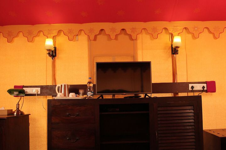 Room 27 of 64