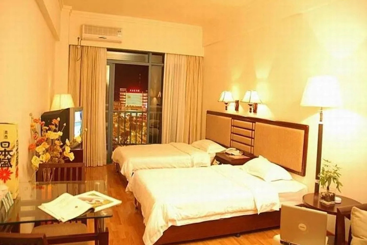 Green Bamboo Hotel