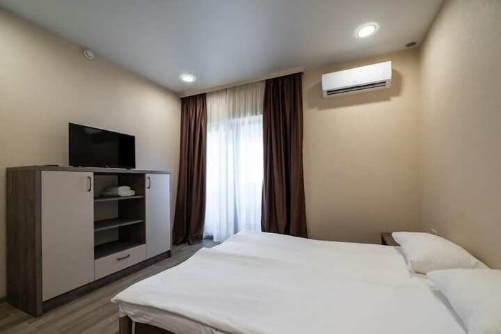 Room 28 of 109