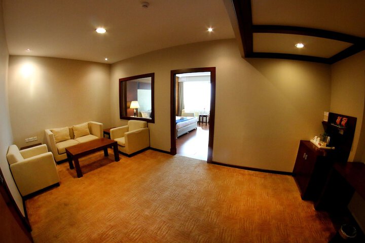 Room 45 of 76