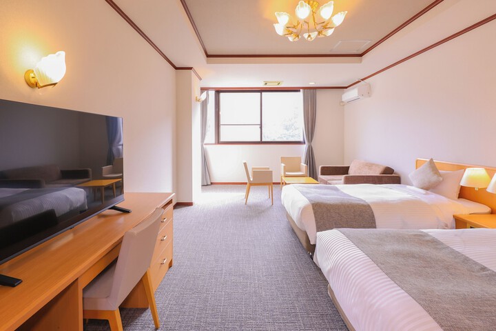 Room 17 of 34